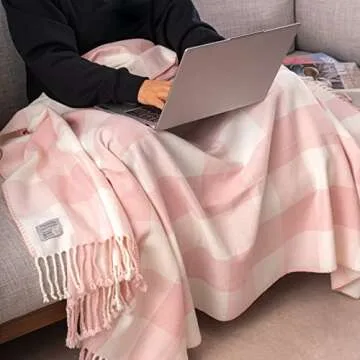 Mellowdy Classic Checkered Blanket - Cozy and Stylish Throw