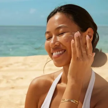 Sun Bum SPF 30 Glow Sunscreen Face Lotion - Tinted & Moisturizing