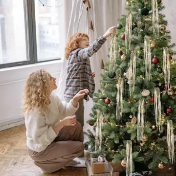 YUKL Gold Tinsel Icicles 4000 Strands 18 Inch Decor