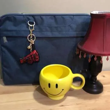 Popfizzy Bling Cheer Keychain for Women, Rhinestone Cheer Bag Charm, Cheer Squad Cheerleader Gifts, Megaphone Cheer Keychain