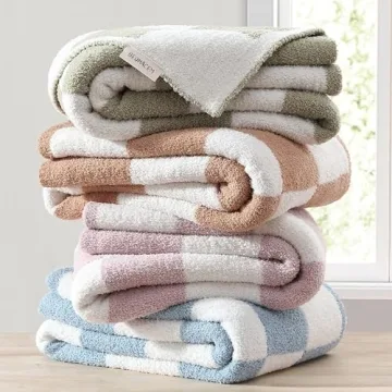 Cozy Checkered Throw Blanket for All Seasons - BEDHACEM