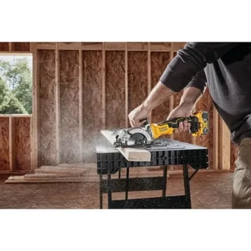 DEWALT ATOMIC 20V MAX* Compact Circular Saw Tool Only