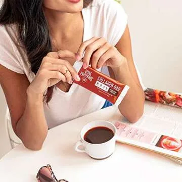 Collagen Protein Bars with MCTs - Vital Proteins Collagen Bars - 16-17g of Protein, 6-8g of Fiber, 4g of Sugar or Less Per Bar (Peanut Butter Chocolate)