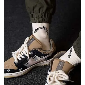 Tiduoduola 2 Packs Street Fashion Socks Sunday Socks Men Socks for Men and Women