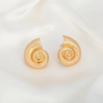 WOWORAMA Vintage Gold Conch Shell Earrings for Women
