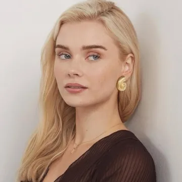 WOWORAMA Vintage Gold Conch Shell Earrings for Women