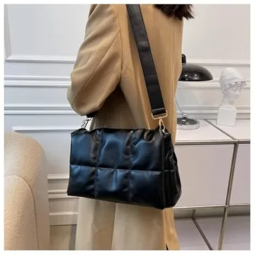 Stylish Quilted Crossbody Bag for Fashion-forward Women