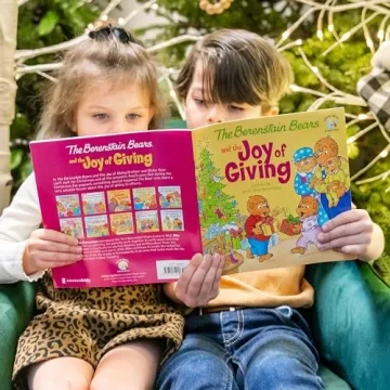 Berenstain Bears Christmas Book Joy of Giving for Kids