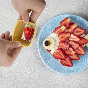 Strawberry Cutter - Effortless Fruit Slicer for All Ages