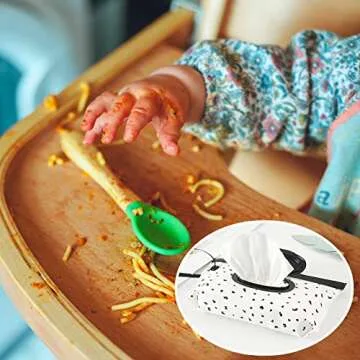 4 Pack Reusable Wipes Pouch Portable Wipes Dispenser Refillable Wipes Container Lightweight Travel Wipes Case Baby Wipes Holder for Diaper Bag