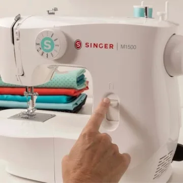 SINGER M1500 Portable Sewing Machine with 57 Stitch Applications