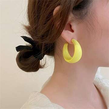 WCRAZYE Colorful Acrylic Chunky Hoop Earrings for Women Lightweight Exaggerated Geometric Earrings Minimalist Earrings Retro Neon Earrings StatementJewellery (Orang And Yellow)