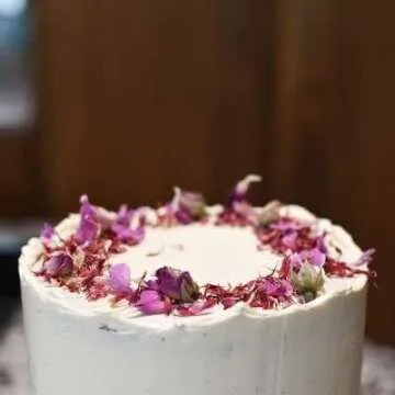 Edible Pink Rose Buds | 100 + Servings| 1.41oz | 100% Natural | Roses For Cocktail Garnishes, Baking, Cake Decorations, Soap Making, Tea Infusion, Flowers Decorations, Weddings, Confetti | Dried Roses