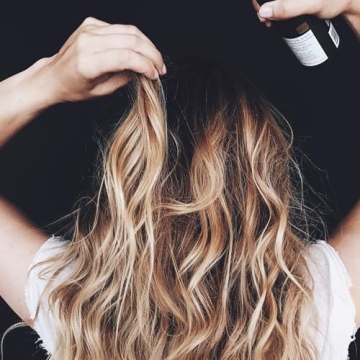 Kristin Ess Soft Shine Beach Wave Spray for Beautiful Waves