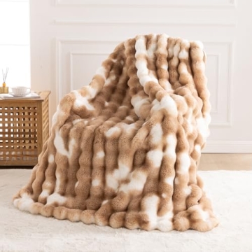 IKALIFE Cozy Faux Fur Throw Blanket for Comfort and Style