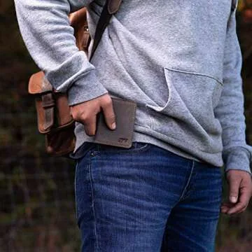 PEGAI Personalized 100% Leather Bifold Wallet for Men with Credit Card Holder | Minimalist Wallet for Men, Handmade Slim Wallet, Great as a Fathers Day Gifts | Knox (Chestnut)