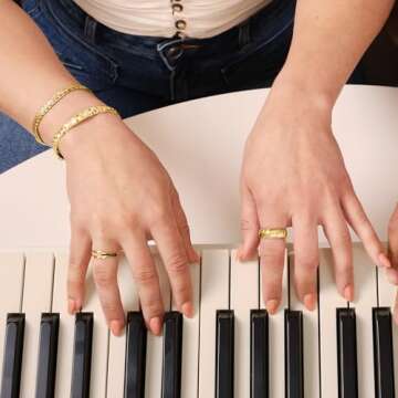 Canaria 10kt Yellow Gold Open-Space Ring With Black Enamel. Size 6