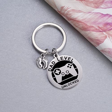 New Expecting Dad First Time Father's Day, Daddy to be, Soon to be New Dad Announce Pregnancy, Dad Unlocked Key Chain with Baby Footprint Charm