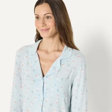 Comfortable Women's Stretch Pajama Set - Light Blue Geese