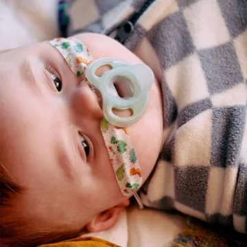 Tommee Tippee Ultra-Light Silicone Pacifier 6-18m