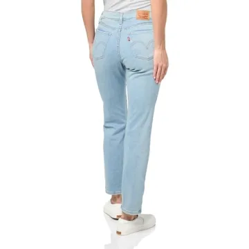 Levi's Women's Classic Straight Jeans for Every Occasion