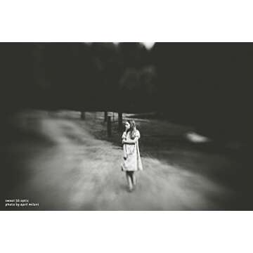 Lensbaby - Composer Pro II with Sweet 50 Optics - for Canon RF - Sweet Spot of Focus - Fantastic Blur - Perfect for Landscapes and Ambient Portraits