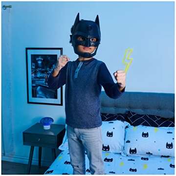 DC Comics Batman Bat-Tech Voice-Changing Mask with Over 15 Sounds, for Kids Aged 4 and up