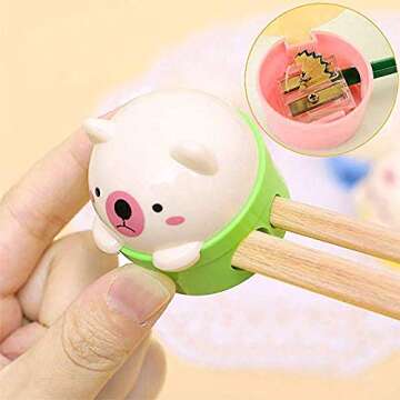 SZJHXIN Pencil Sharpener, Pack of 4 Pencil Sharpener Manual Cute Cartoon Bear Colored Hand Held Pencil Sharpeners with Lid, Double Holes for Kids and School Plastic Cute Pencil Sharpener