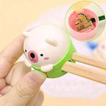 SZJHXIN Pencil Sharpener, Pack of 4 Pencil Sharpener Manual Cute Cartoon Bear Colored Hand Held Pencil Sharpeners with Lid, Double Holes for Kids and School Plastic Cute Pencil Sharpener