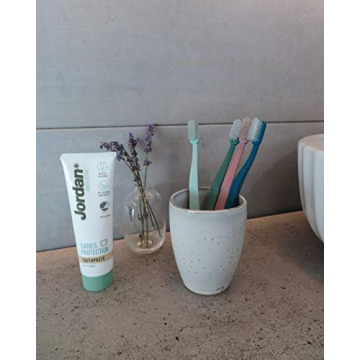 Jordan Green Clean Toothbrush - Eco-Friendly & Sustainable Style