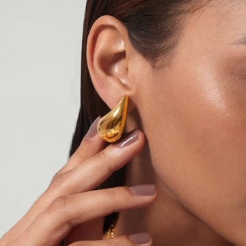 Elegant 18K Gold Teardrop Earrings for Women - Stylish and Lightweight