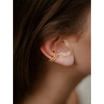 Elegant 18K Gold Plated Ear Cuff with Diamonds