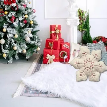 Soft Winter Snowflake Pillows for Cozy Christmas Decor