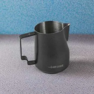 MHW-3BOMBER Milk Frothing Pitcher 450ml/15.2oz Milk Frother Cup Espresso Steaming Pitcher Stainless Steel Milk Frother Cup Barista Latte Art Round Spout Milk Jug P6005MB