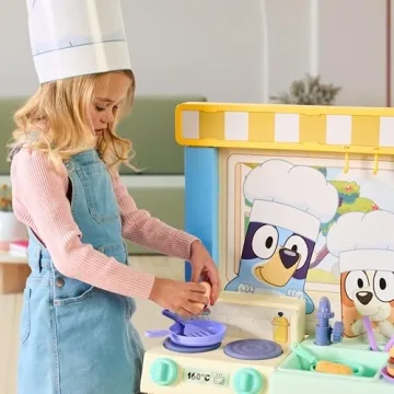 Bluey Cook & Clean Kitchen Playset with Sounds and Accessories