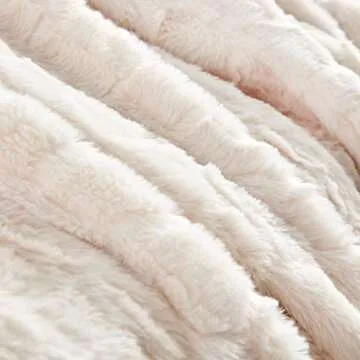 Faux Fur Throw Blanket in Ivory for Cozy Comfort