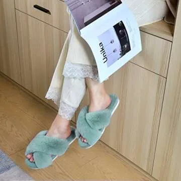 Chic and Comfy Women's Fuzzy Slippers for Indoor Use