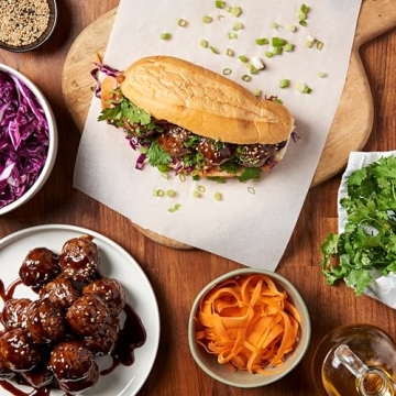 Lee Kum Kee Hoisin Sauce 20 oz for Authentic Asian Flavor