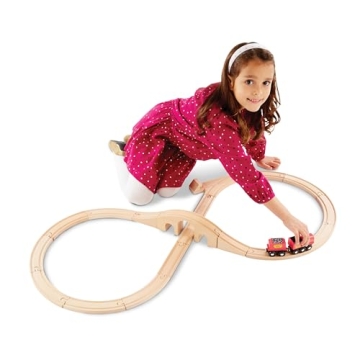 Melissa & Doug Classic Wooden Figure Eight Train Set