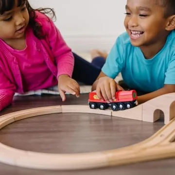 Melissa & Doug Classic Wooden Figure Eight Train Set