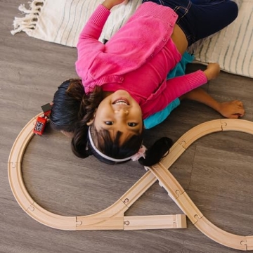 Melissa & Doug Classic Wooden Figure Eight Train Set