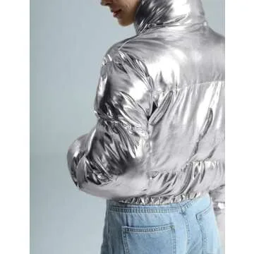 Wyeysyt Women's Metallic Y2K Cropped Puffer Jacket Quilted Shiny Winter Bubble Padded Puffy Coat Stand Collar Zip Up Outwear(Silver-S)