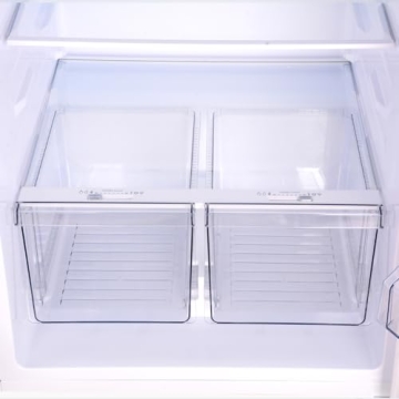 Kenmore 33" Refrigerator with Ice Maker & Adjustable Shelves