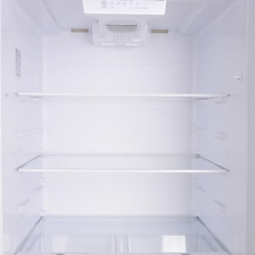 Kenmore 33" Refrigerator with Ice Maker & Adjustable Shelves
