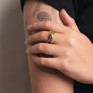DNSWEZ Two Tone Intertwined Crossover Statement Ring