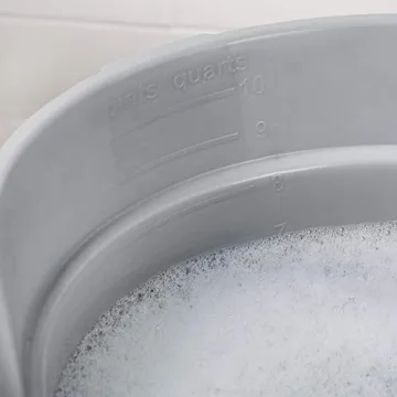 Rubbermaid 14 Quart Heavy-Duty Round Bucket for All Tasks