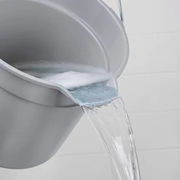 Rubbermaid 14 Quart Heavy-Duty Round Bucket for All Tasks