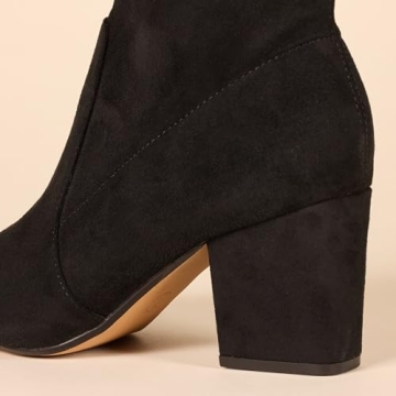 Amazon Essentials Women's Fitted Stretch Heel Boot - Chic Comfort
