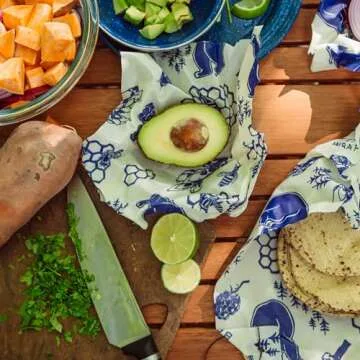 Bee's Wrap Reusable Beeswax Food Wraps Made in the USA, Eco Friendly Beeswax Food Wrap, Sustainable Organic Cotton Wraps, XXL Cut To Size Wax Paper Roll, Bees & Bears