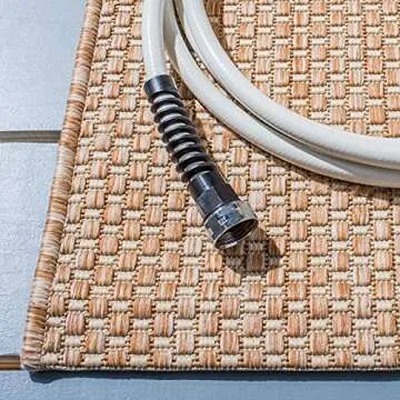 SAFAVIEH Courtyard Rug - Durable & Stylish for Indoors/Outdoors